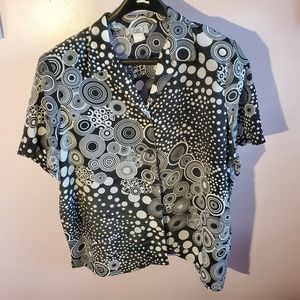Frida Fashion's Short Sleeve Black & White Blouse